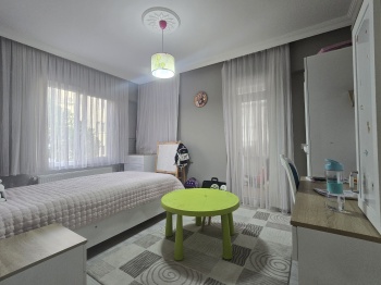 BAYIDIRDA PRESTİJLİ KONUM LÜKS VE KULLANIŞLI TASARIM, KATTA TEK ARAKAT DAİRE