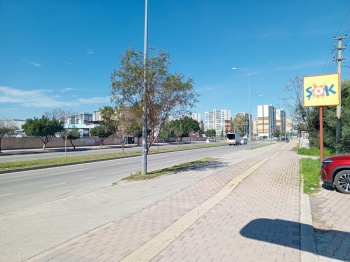 Beşkonaklılar'da Ana Cad. Üzeri Kurumsal Kiracılı 3 Katlı Dükkan