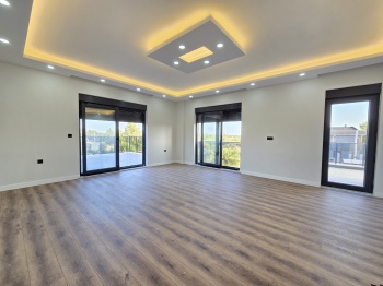 Döşemealtı Altınkale'de Havuzlu Müstakil Villa 