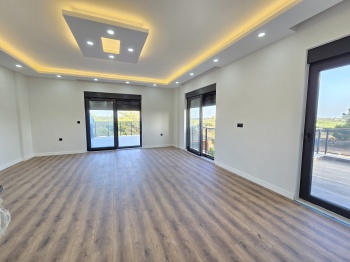 Döşemealtı Altınkale'de Havuzlu Müstakil Villa 
