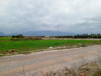 Döşemealtı Yeşilbayır’da 861 m² Köşe Konumlu, Çift Cepheli Villa İmarlı Arsa