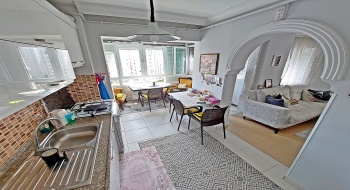 KONAKLARDA SİTE İÇİ MUHTEŞEM KONUM 3+1 DAİRE