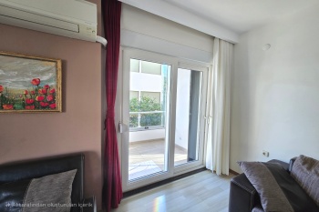 KONYAALTI ALTINKUMDA ASANSARLÜ DENİZE 250 METRE EŞYALI LÜX DAİRE