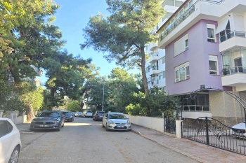 KONYAALTI ALTINKUMDA ASANSARLÜ DENİZE 250 METRE EŞYALI LÜX DAİRE