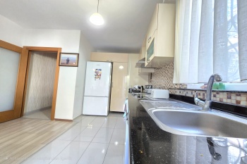 KONYAALTI ALTINKUMDA ASANSARLÜ DENİZE 250 METRE EŞYALI LÜX DAİRE