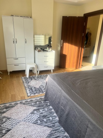 ÖNÜ AÇIK PARK MANZARALI.ARA KATTA.ÇİFT BALKON.3 CEPHELİ