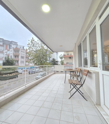 YILDIZ MAH.'DE ANA CADDE ÜZERİ ASANSÖRLÜ ARAKAT GENİŞ 3+1