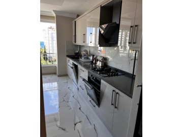 KONYAALTI SAHİLDE DENİZ MANZARALI EŞYALI LÜKS DAİRE