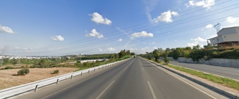 ANTALYA AKSU MACUN ANA YOL ÜZERİ TAM TİCARİ İMARLI HİSSELİ ARSA